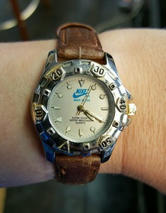 nike vintage watch