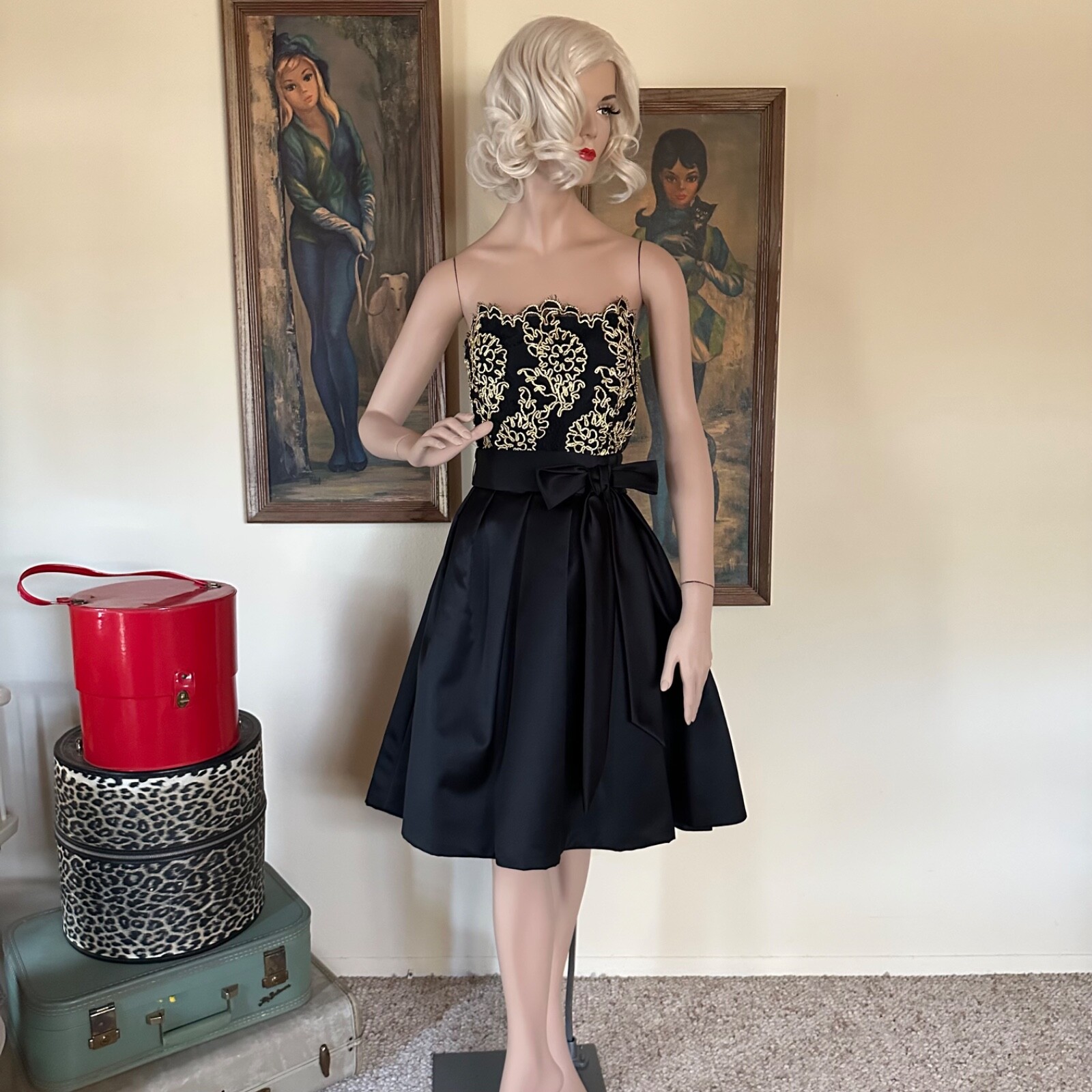 Picture 2 of 10