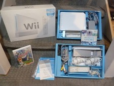 Nintendo Wii Console Complete In Box with Wii Sports Bundle White w/ controllers