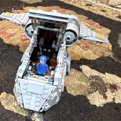 LEGO Ambush on Ferrix 75338 Star Wars 679 Pieces 9+ Box 3 Minifigures Andor 2022