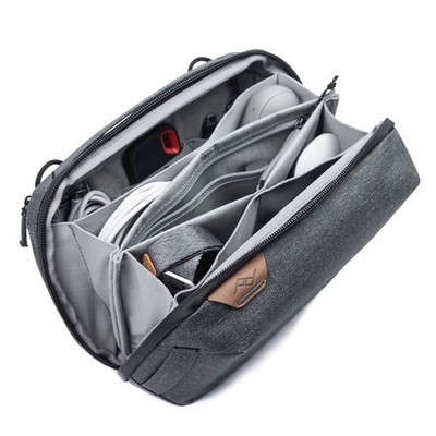 Peak Design Tech Pouch 2L   Organizer-Tasche für Reise & Alltag, Charcoal-Grau