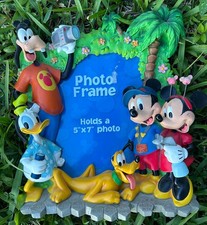 Walt Disney World Mickey Mouse  Friends 3-D Picture Frame New.