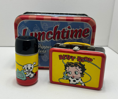 Vandor Betty Boop  Lunchtime  Salt & Pepper Shakers 2001 | Lunchbox Set 