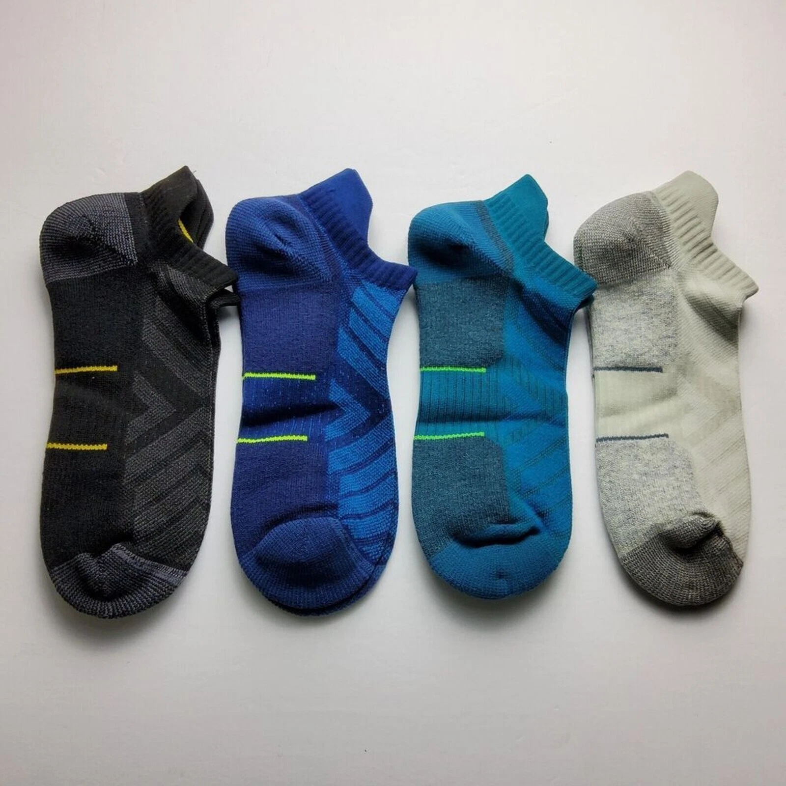 Merino Wool Blend Athletic Ankle Socks Lot Of 4 Pairs Size M 7-9.5
Opens in a new window or tab