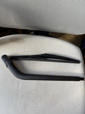 2016 TOYOTA YARIS MK3 REAR TAILGATE WINDSCREEN WIPER ARM / BLADE