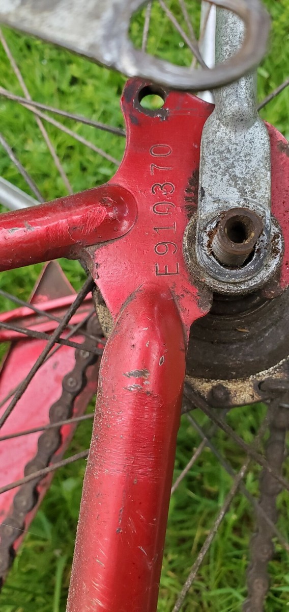 1959 SCHWINN Speedster Bicycle 3 Speed RADIANT RED 26