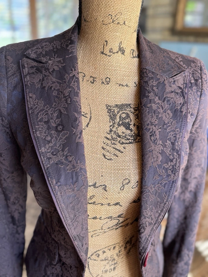 Jaqueta elegante damasco Bebe tamanho 2, forrada, marrom - Imagem 2 de 4