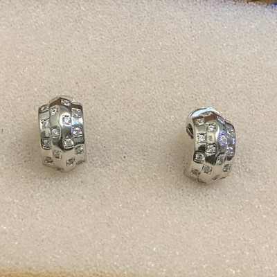 Louis Vuitton LV Silber Ohrstecker mit Box Top Zustand