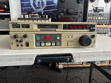 Sony EVO-9800A Hi8 8mm Videocassette Recorder