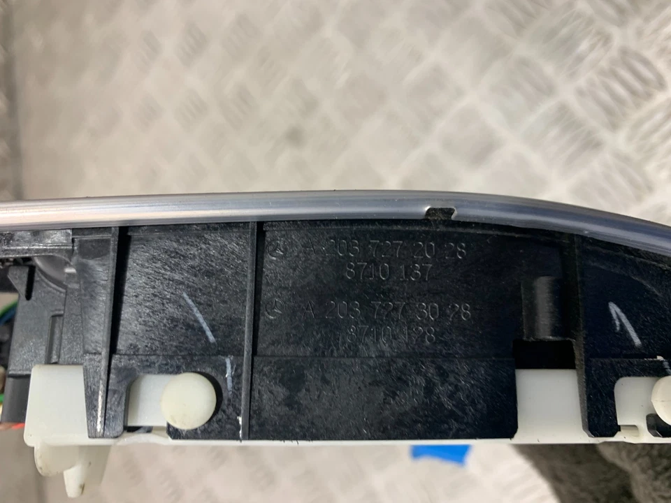 2004 MERCEDES C CLASS W203 DRIVER SIDE WINDOW CONTROL SWITCH A2037272028 #2 - Image 4 of 4