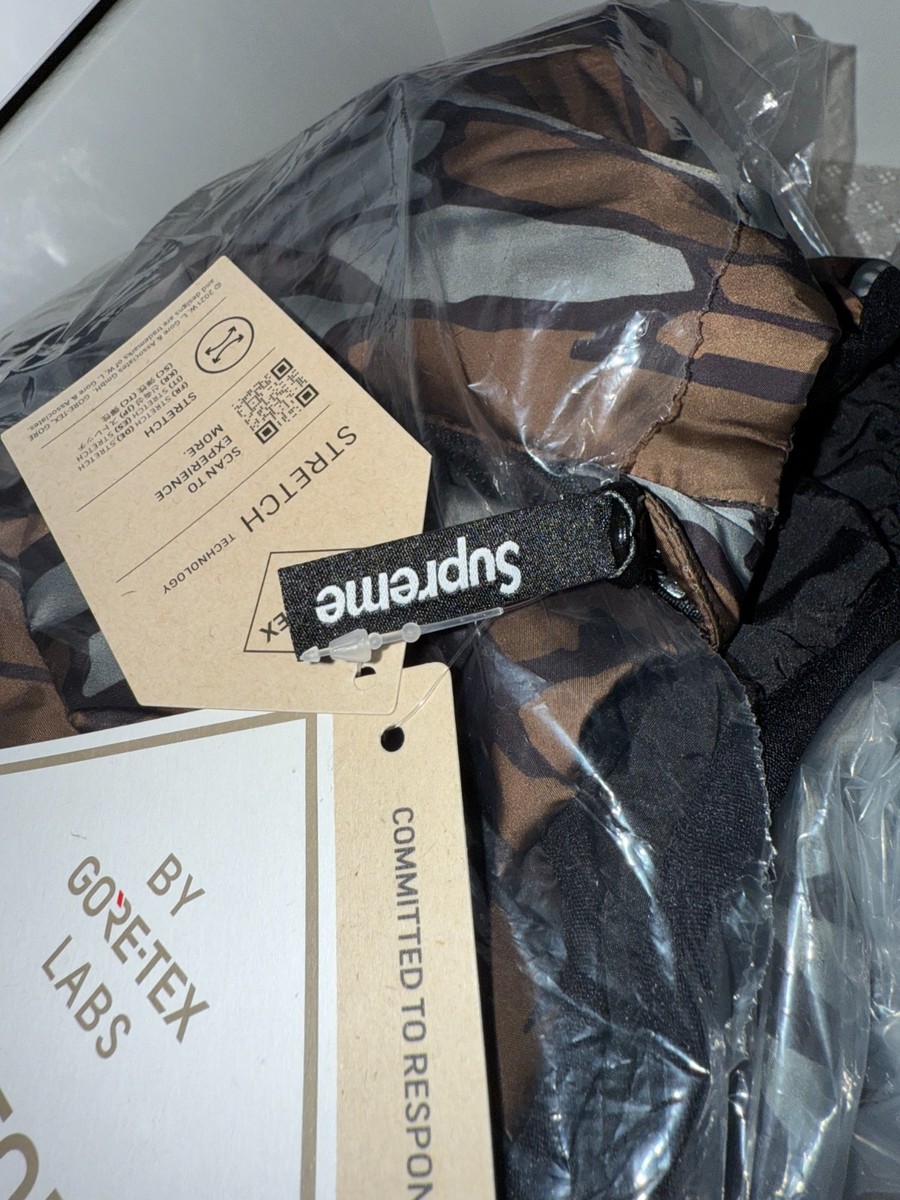 SUPREME WINDSTOPPER® INSULATED HOODED JACKET SS25 Mossy Oak