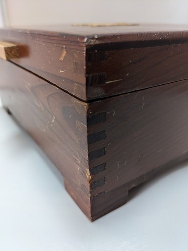 Vintage Scottie Dog Carved Wood Inlay Cedar Box Cigar, Tea, Jewelry, Trinket - Picture 10 of 11