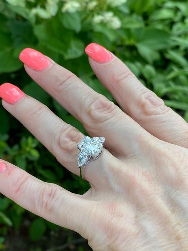 Bague de fiançailles 3 pierres IGI 2,72 ct E-VS1 laboratoire cultivé taille radiante diamant or 14 carats - Photo 16 sur 16