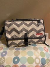 Skip Hop PRONTO CHANGING STATION CHEVRON Baby Travel Changing Mat bin c