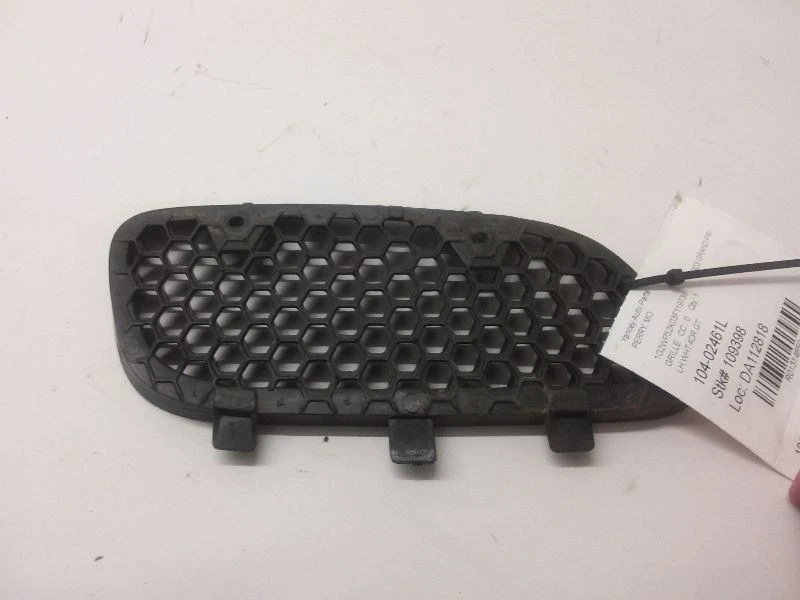 1997-2003 Pontiac Grand Prix driver grade esquerda embutida no para-choque - Imagem 2 de 4