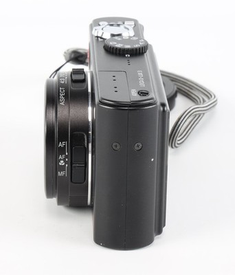 Leica D-Lux 3 Digital Camera, Black {10MP} 18303, with Wrist Strap