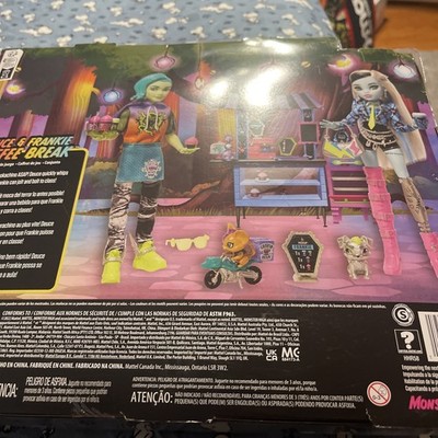 BNIB Mattel Monster High Deuce and Frankie Stein Coffee Break