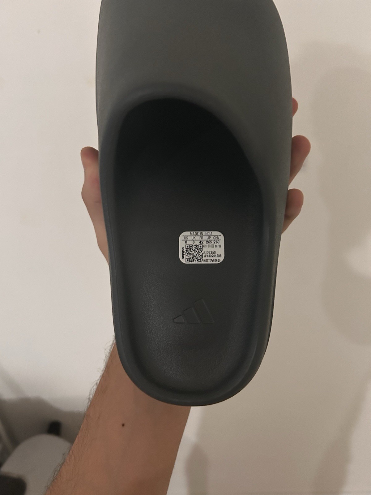 Size 8 Men’s Adidas Yeezy Slide Gray ID2350 thumbnail 6