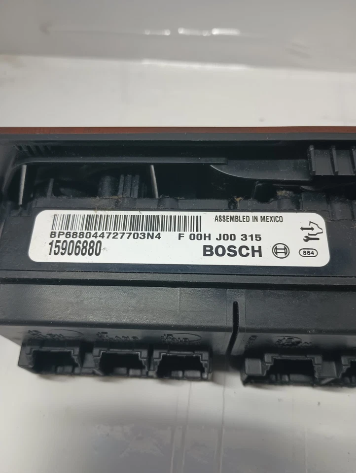 GMC Silverado Yukon Chevy 2007-2013 interruptor maestro de puerta lado del conductor 15906880 Foto 4 de 4