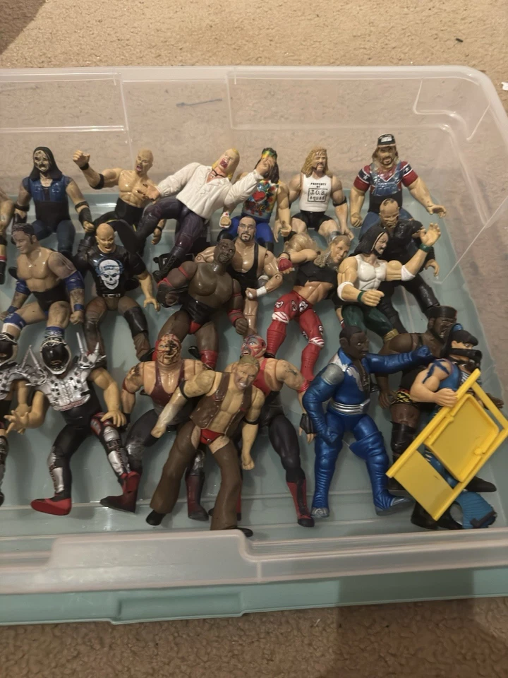 Фигурки рестлеров Jakks Titan WWF WWE лот товаров 25-90-е очень б/у в плохих условиях - Изображение 2 из 3