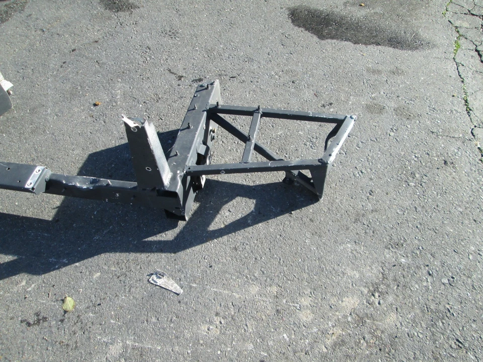 Ferrari 360 - Marco de ala trasera derecha / jaula / marco # 64810000 Foto 2 de 4