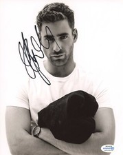 Oliver Jackson Cohen Invisible Man Autographed Signed 8x10 Photo ACOA