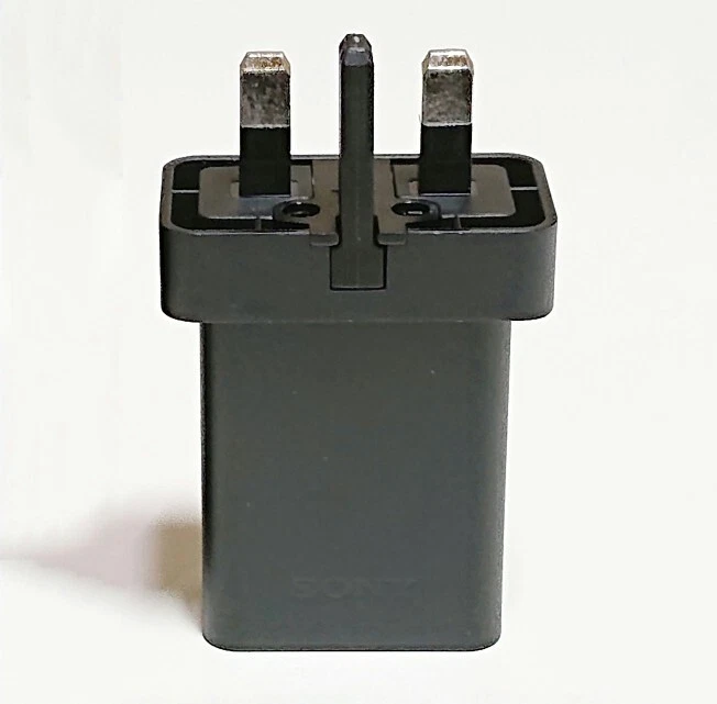 SONY UCH12 USB Charger - There is a slight sign of use - Image 2 of 4
