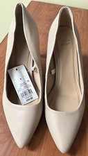 A New Day Tan/Beige/Nude Heels Pumps Pointed Toe Women's Size 9 New