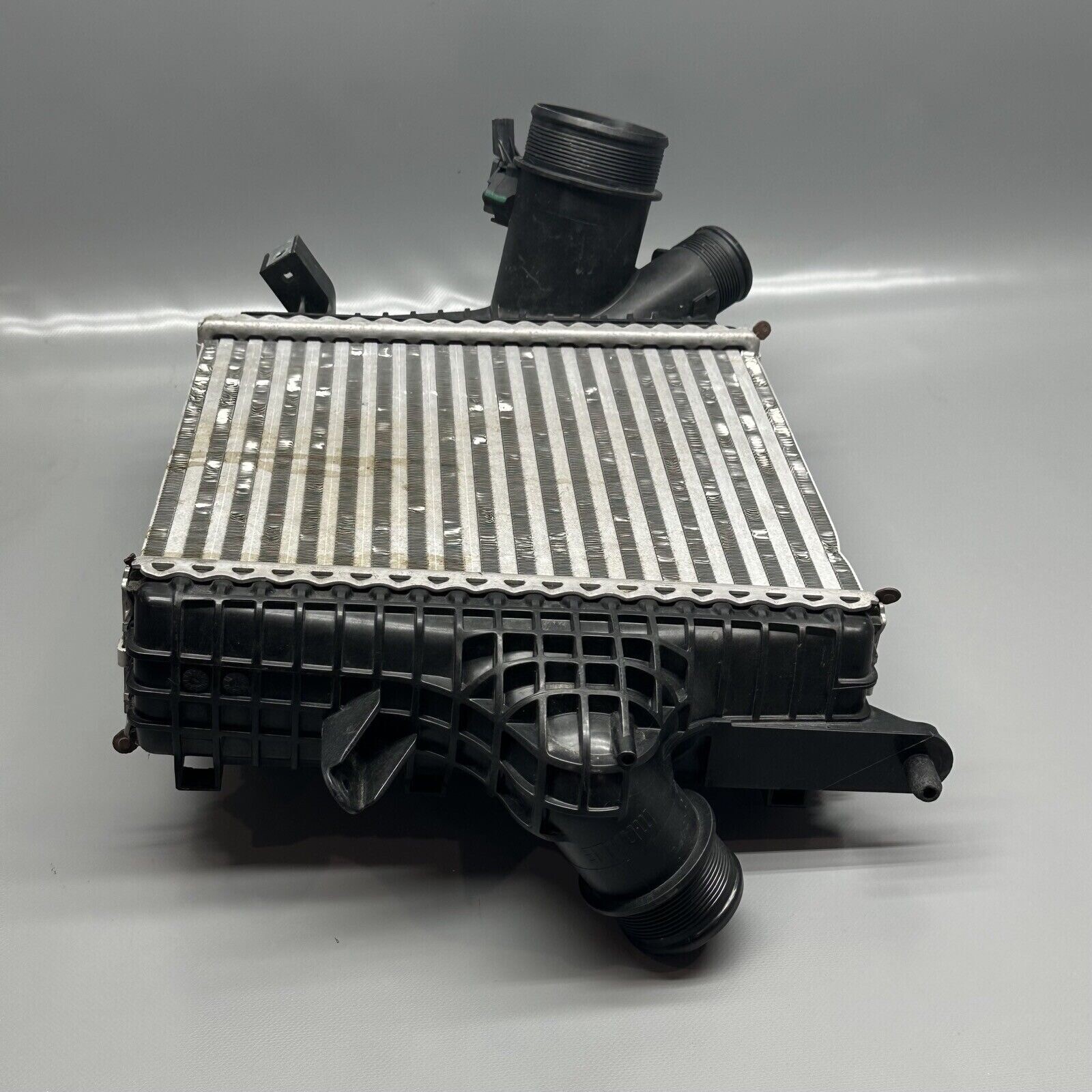 BENTLEY BENTAYGA CHARGE AIR COOLER 2015 2016 2017 2018 OEM 4M0145803AH