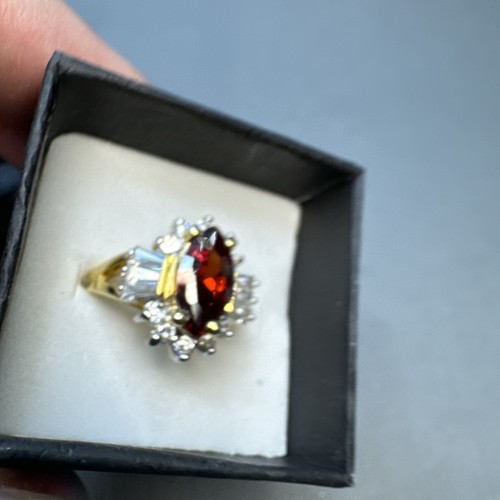 VTG Signed Edco Gold Tone Dazzling CZ Red Stone Dinner Ring Sz 6 - Picture 5 of 13