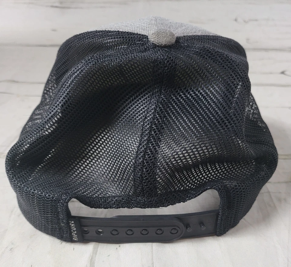 Gorra de béisbol Rip Curl gris malla ajustable Snapback usada en excelente estado Foto 4 de 4