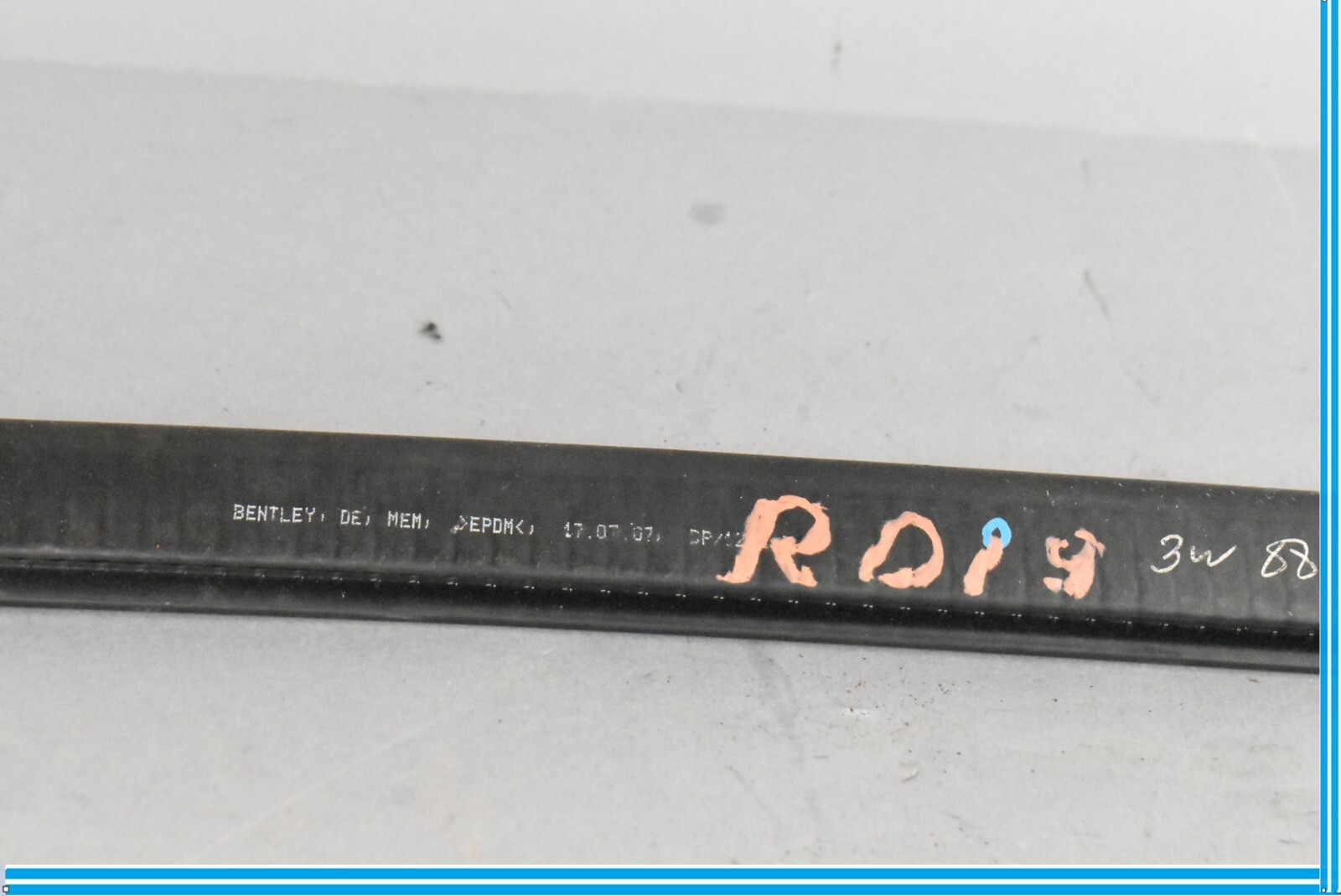 Bentley Continental 2008 Front Right Inner Window glass seal P/N 3W8837472B