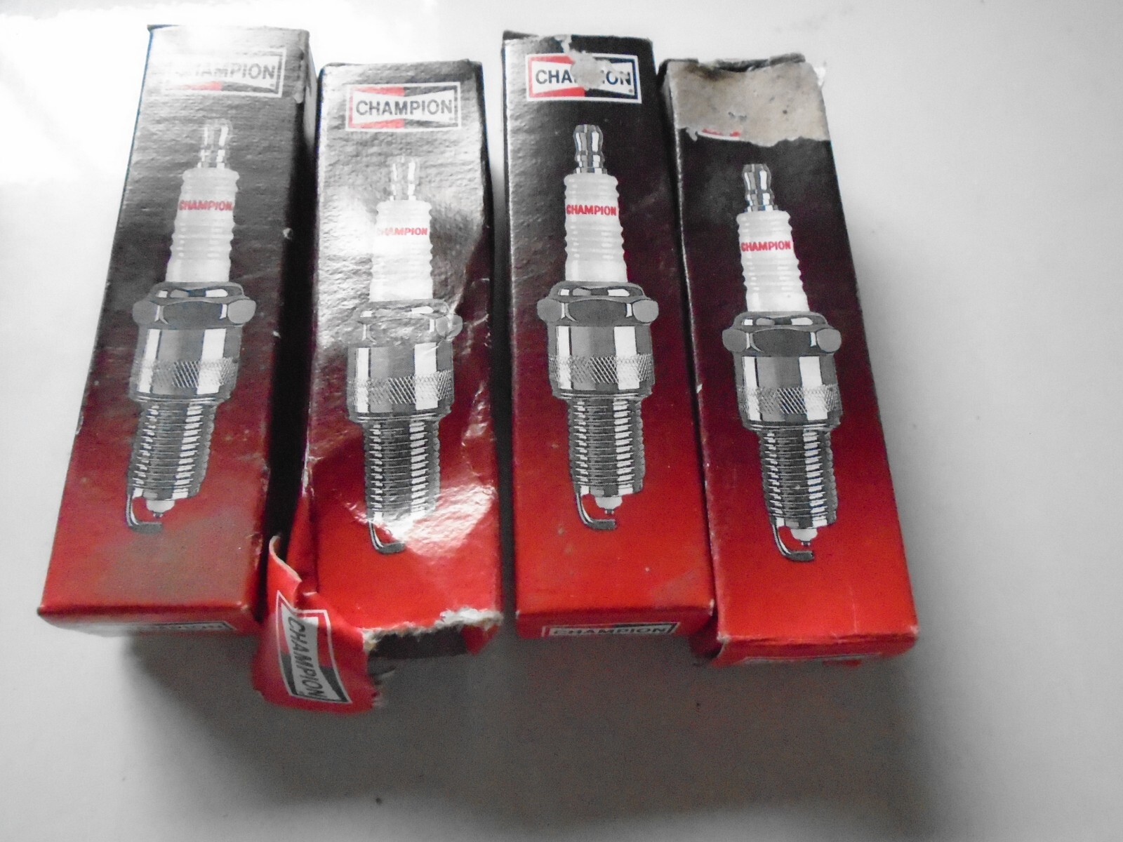 NEW CHAMPION COPPER PLUS Spark Plugs RN11YC4 322 Set of 4