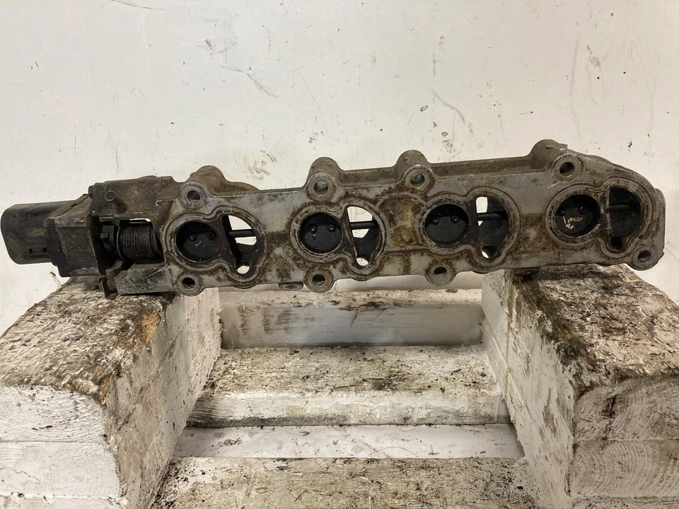 Used Lower Engine Intake Manifold fits: 1998 Ford Escort 4-121 2.0L SOHC Federal Foto 2 de 4