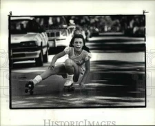 1984 Press Photo Nichole Pettibone, 12, roller-skates on W. 32nd St, OH. Summer.