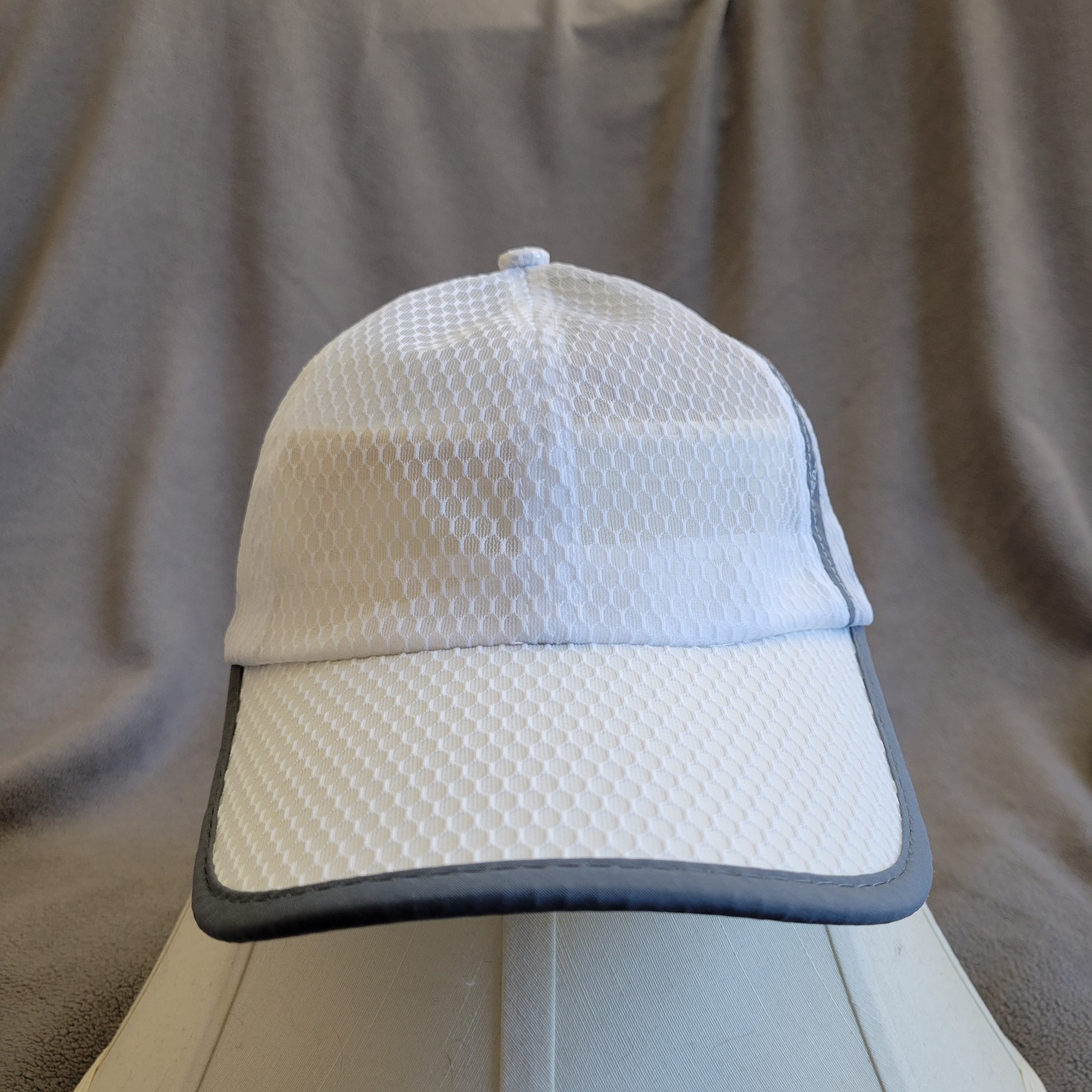 ELLEWIN Hat Cap White Mesh Adjustable Breathable … - image 1