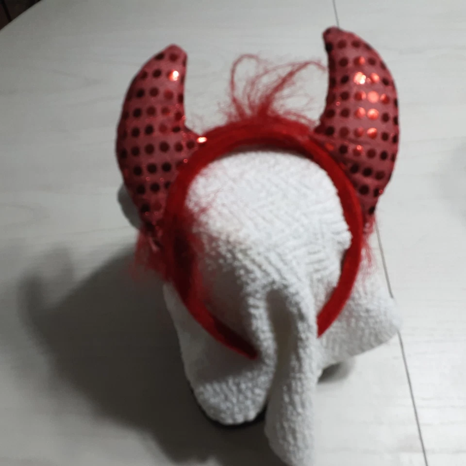 Diadema Halloween con cuernos rojos Foto 2 de 4