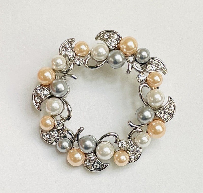 Vintage Silver Tone Faux Pearl Clear Rhinestone Leaves Floral Wreath Pin Brooch