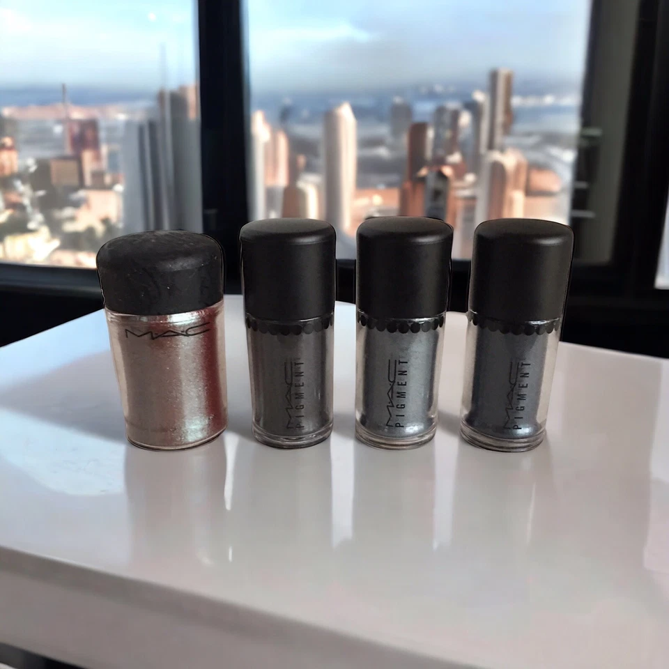 MAC Eye Pigment Powder Quad - Blue Brown, Dark Soul, Blue Noir, Dark Blue Green - Image 3 of 4