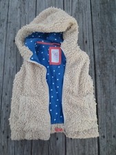 Mini Boden  Girls Ivory Fleece Furry Vest  Size 5-6