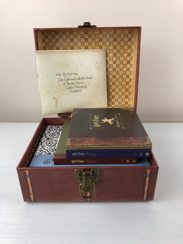 Harry Potter Year 1-5 DVD Wizard Trunk - Limited Edition - Missing 1 Disc - Bild 1 von 8