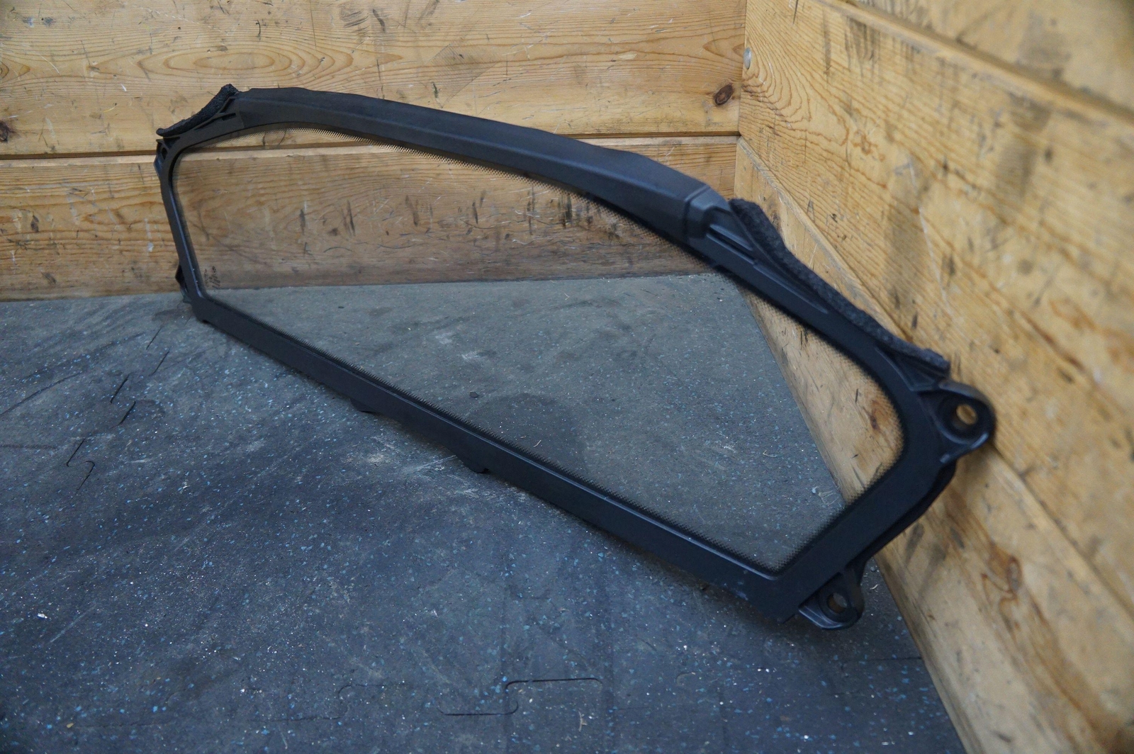Rear Partition Glass Back Window 51317393243 OEM BMW i8 2014-19