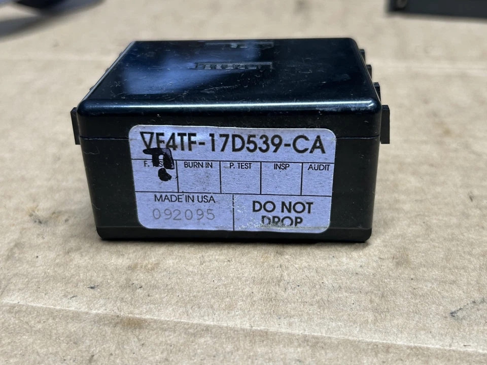 95-96 福特野马 F150 F250 F350 - 挡风玻璃刮水器继电器模块 F4TF-17D539-CA — 第 4/4 张图片