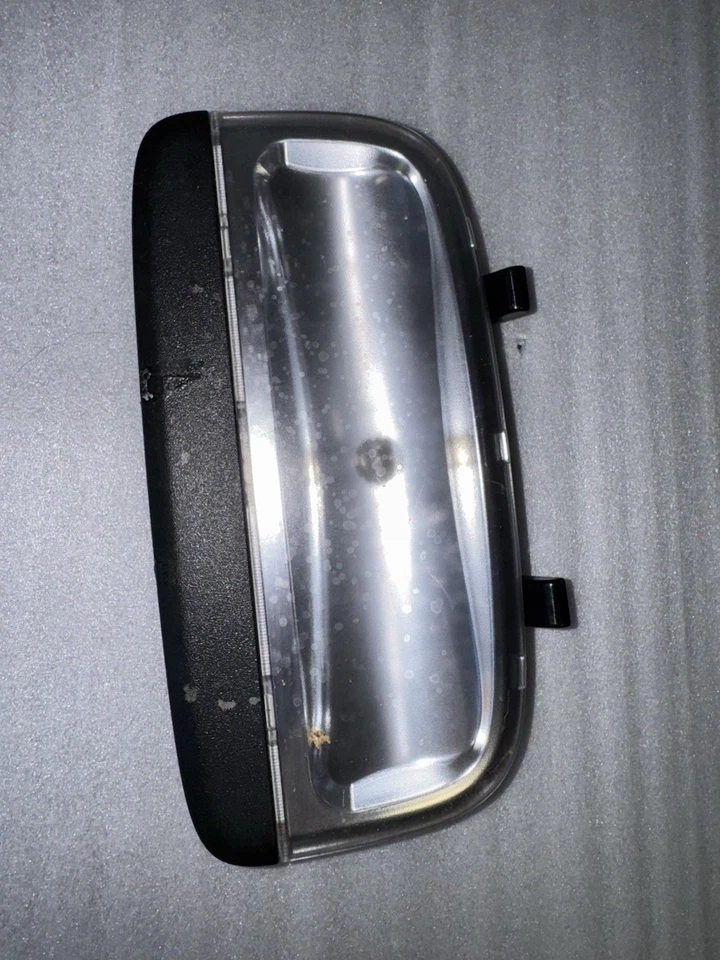 Lâmpada cúpula assento traseiro Pontiac G8 2008-2009 fabricante de equipamento original GM 92189671 - Imagem 2 de 4