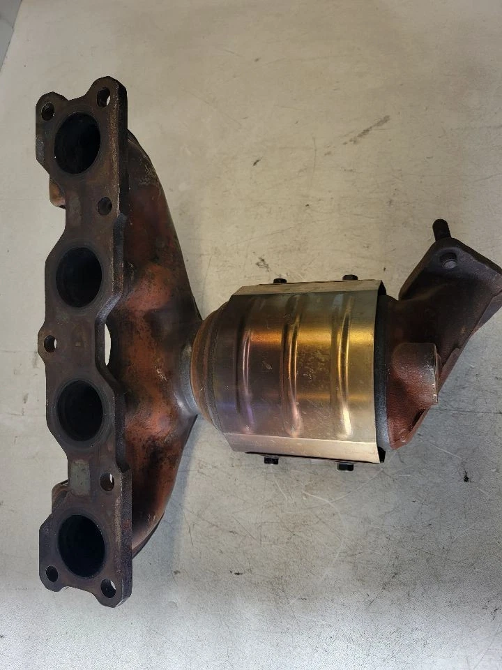 Colector de escape Kia Forte 2010 2011 2012 2013 California OEM 285102G110 Foto 2 de 4