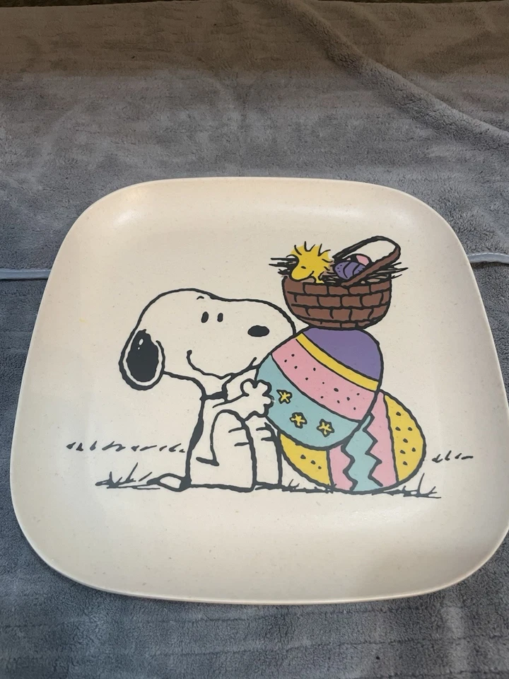 Peanuts Snoopy & Woodstock квадратные пасхальные обеденные тарелки Melmac набор из 4 - Изображение 3 из 4