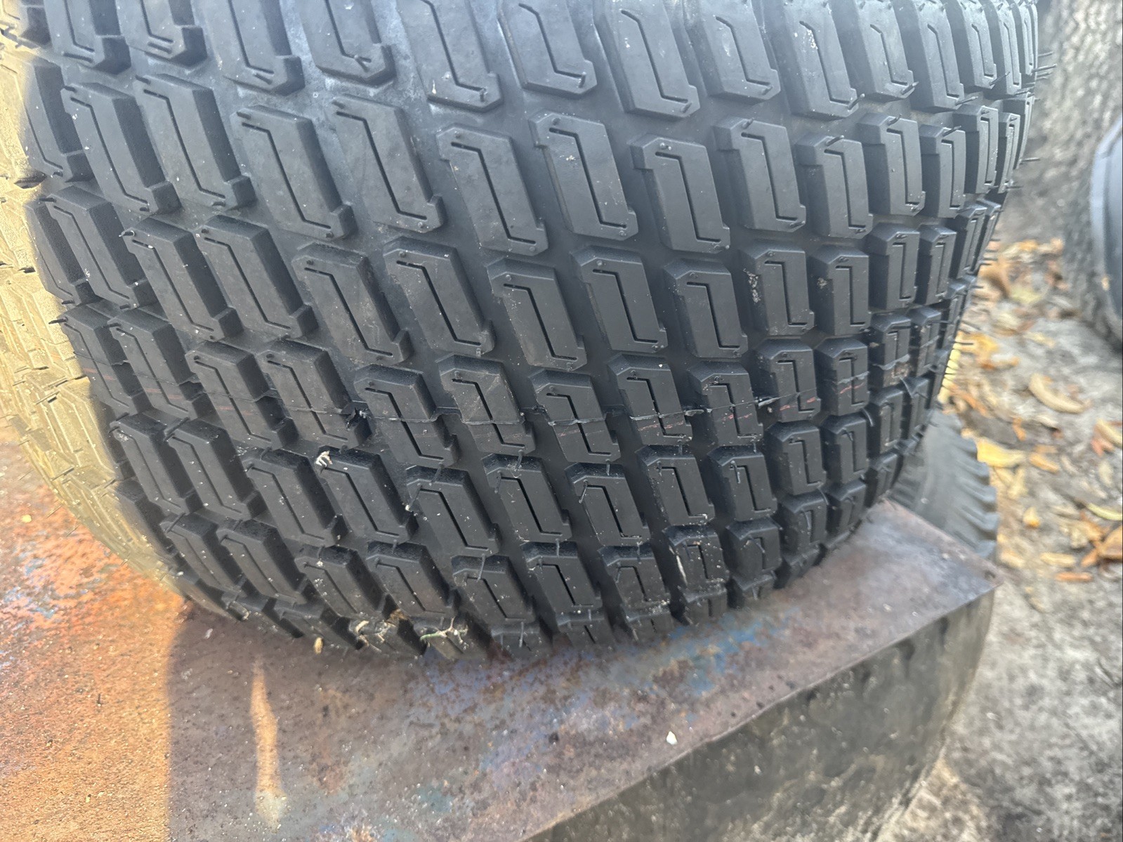 (L66) Toro Workman 3100 Rear Tire 24x12.00-12