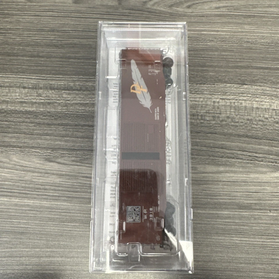 Kadee Cars HO Scale #6511 50’ PS-1 15’ Door Western Pacific NIB - Image 2 of 3