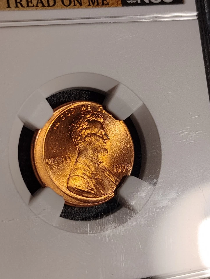 LINCOLN 1C STRUCK OFF CENTER MINT ERROR MS 64 RD NGC Graded Major Error - Image 3 of 4