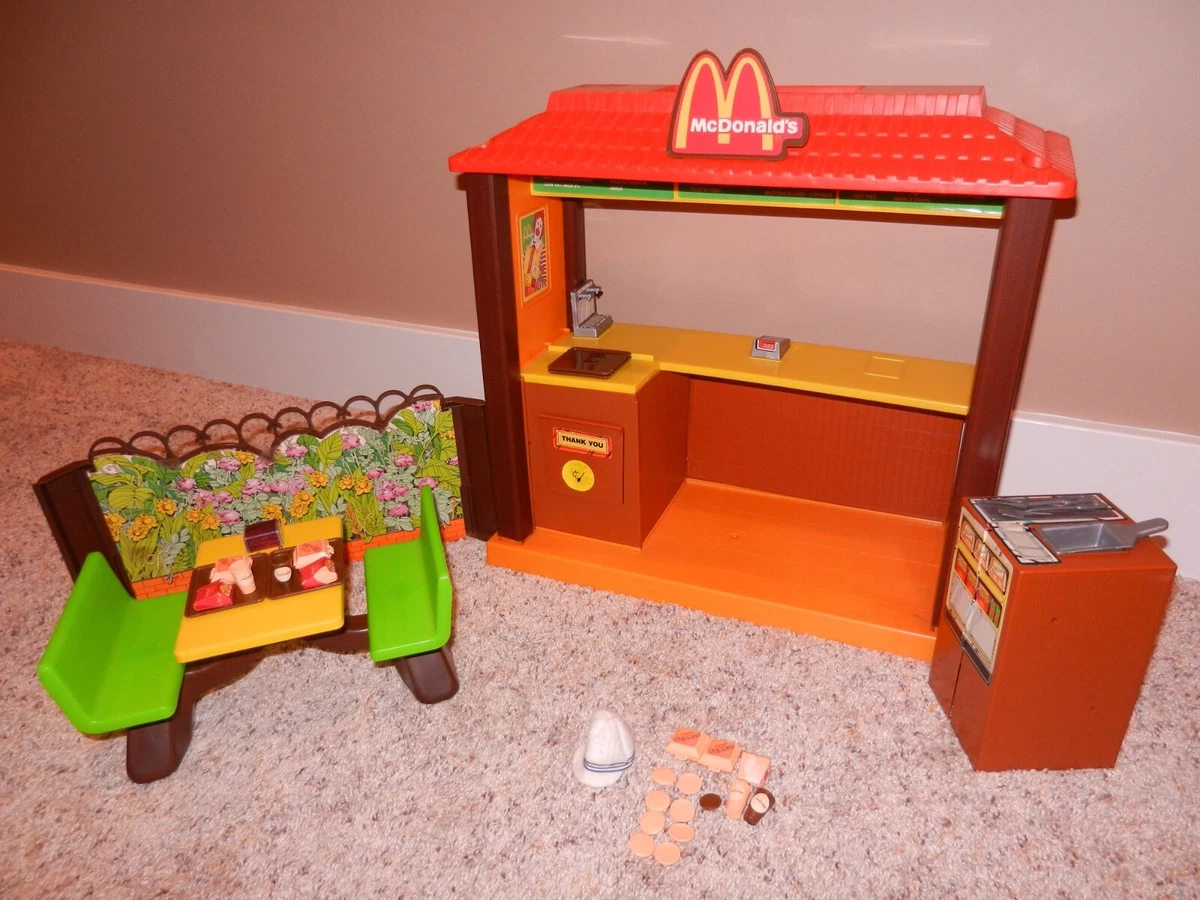 Barbie 2025 mcdonalds 1982
